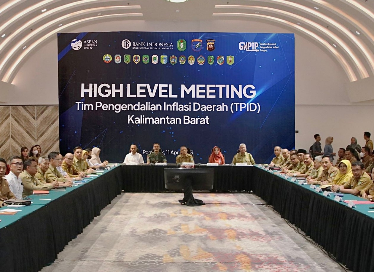 Kantor Perwakilan Bank Indonesia Provinsi Kalimantan Barat bersama Biro Perekonomian Sekretariat Daerah Provinsi Kalimantan Barat menyelenggarakan Rapat High Level Meeting Tim Pengendalian Inflasi Daerah (TPID) se-Kalimantan Barat.