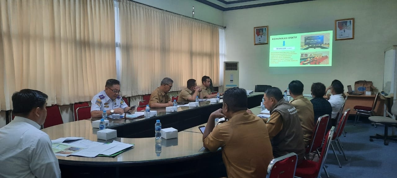 Biro Perekonomian Sekretariat Daerah Provinsi Kalimantan Barat menyelenggarakan Rapat Koordinasi Evaluasi atas Program/Kegiatan Pengendalian Inflasi Triwulan II Tahun 2023 pada hari Selasa, 6 Juni 2023.